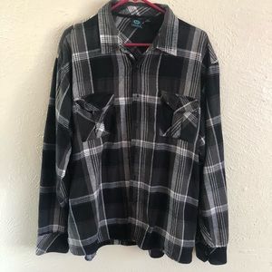 Men’s black and grey flannel size XL